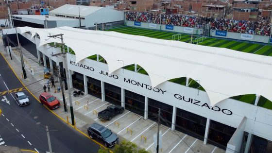 Surco refuerza su infraestructura deportiva con la apertura del renovado Estadio Julio Montjoy